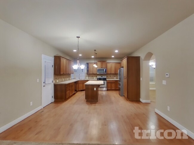 Foto del edificio - 4422 Logan Dr NE