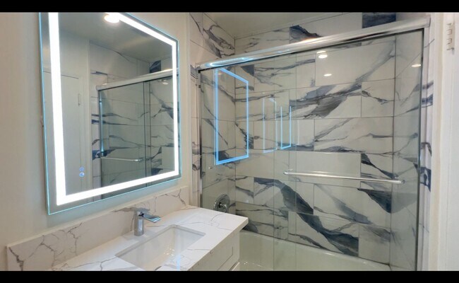 Foto del edificio - 3317 Keystone Av