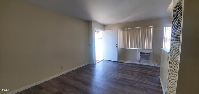 Foto del edificio - 114 Huntington Dr N