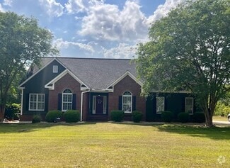Building Photo - 145 Longleaf Dr