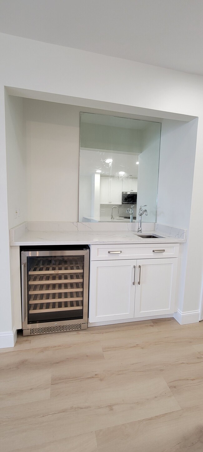 Foto del edificio - 862 Southwest Dr