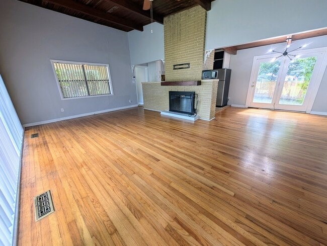 Foto del edificio - 1833 Sharon Rd