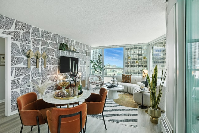 Photo - 355 E Ohio St Apartment