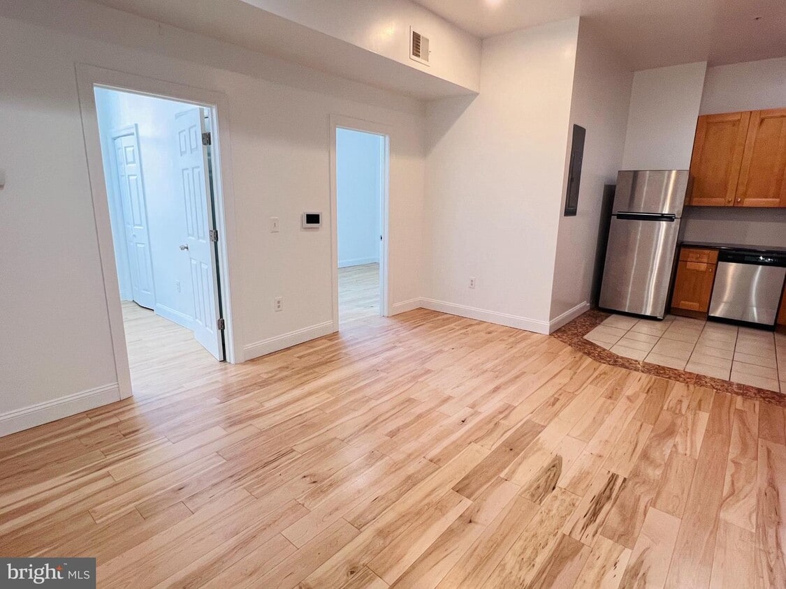 Primary Photo - 439 N 13th St