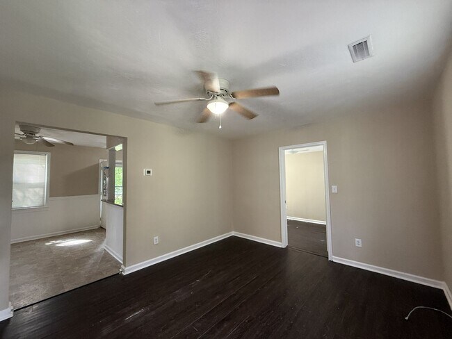 Foto del edificio - 959 Winward Rd