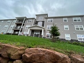 Building Photo - 208-208 Shakespeare Dr