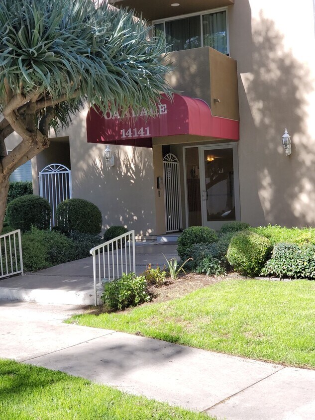 14141 Dickens St Unit 311, Sherman Oaks, CA 91423 Condo for Rent in
