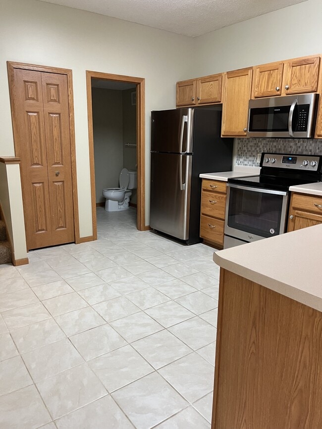 Building Photo - 13040 Europa Trail Way N