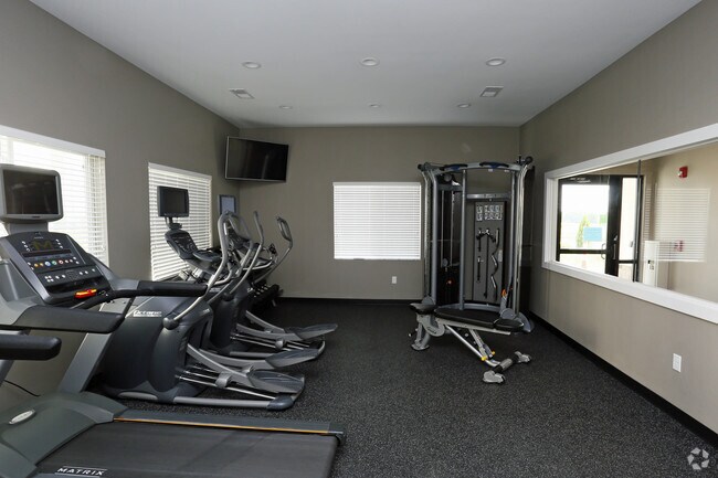 Gimnasio - Legacy Landing Apartments