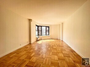 Building Photo - 1 Bed, 1 Bath Apartment –Fourth Avenue