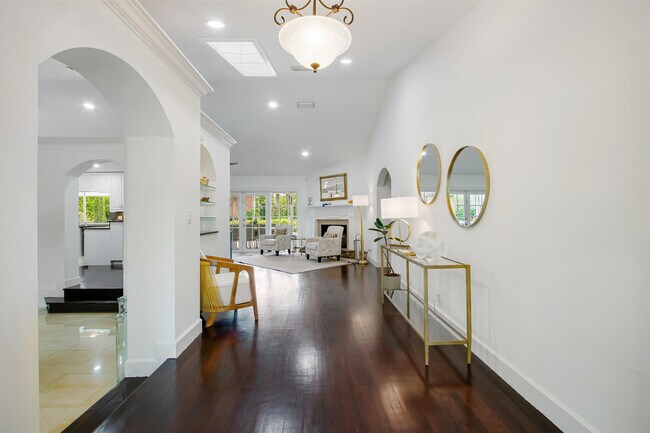 Building Photo - 12327 Quercus Ln