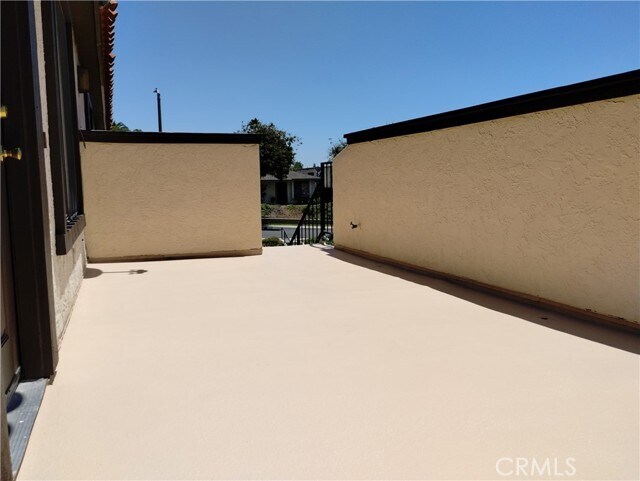 Building Photo - 1007 Cabrillo Dr