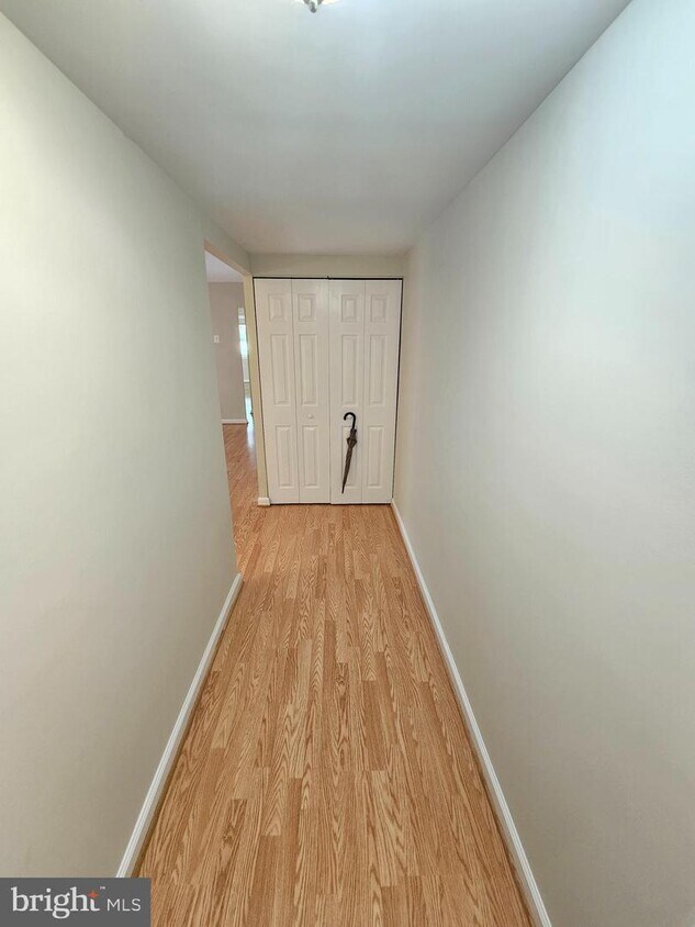 19323 Club House Rd Unit 103, Gaithersburg, MD 20886 Room for Rent in