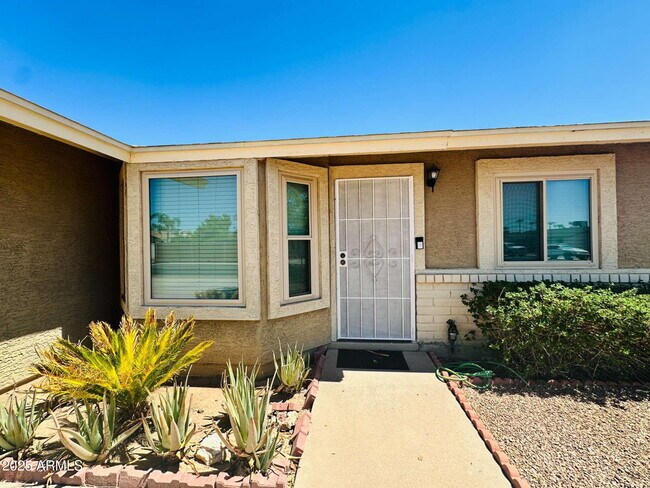 Foto del edificio - 1803 N Cheri Lynn Dr