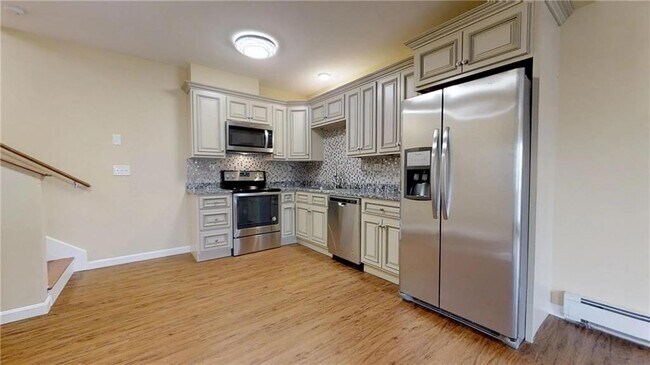 Building Photo - 35 Tappan St