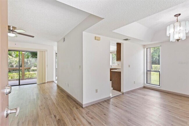 Foto del edificio - 13 Sherbury Ct