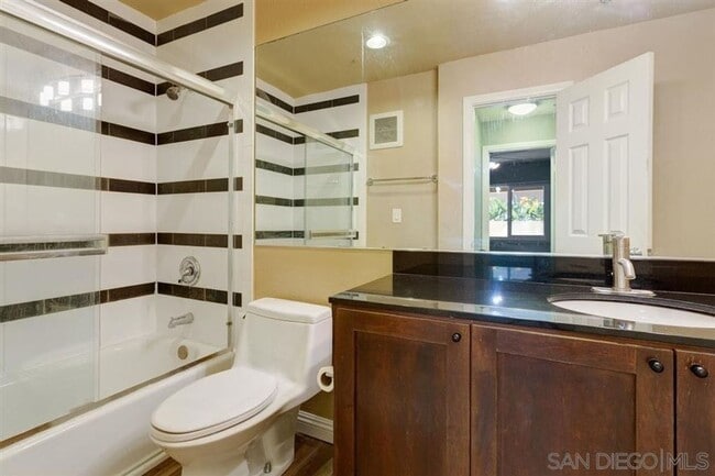 Building Photo - 3550 Lebon Dr