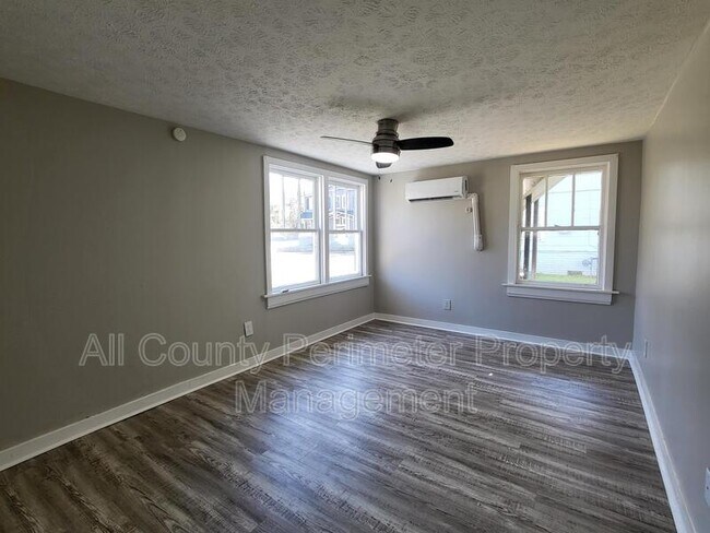 Foto del edificio - 3631 Washington St