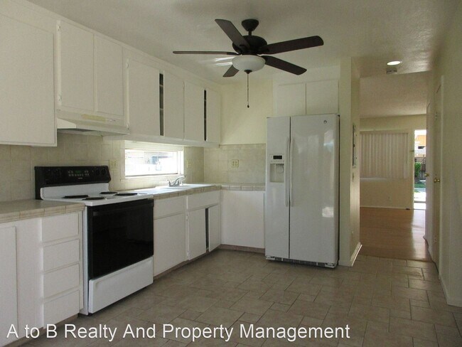 Building Photo - 2 br, 1.5 bath House - 2141 Luz Ave