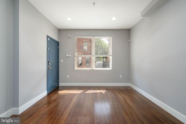 Building Photo - 908 N 16th St