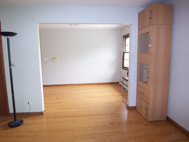 Foto del edificio - 4128 W Byron St