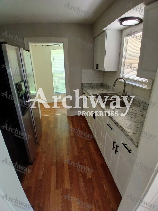 Foto del edificio - 7740 Farrow Ave