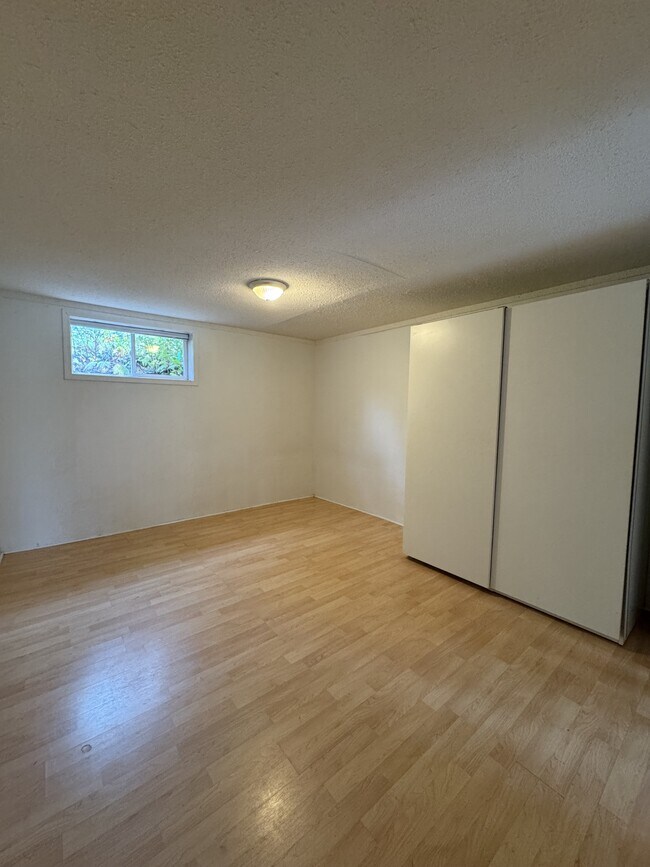 Photo du bâtiment - 33332-33334 4 Ave