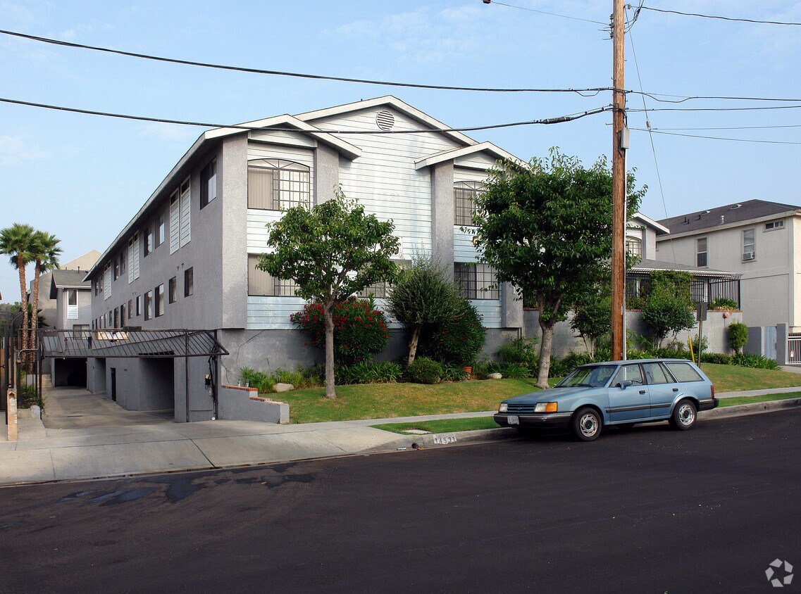 Foto del edificio - 14531 Freeman