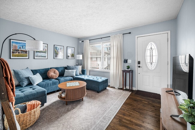 Photo - 866 United Ave SE House