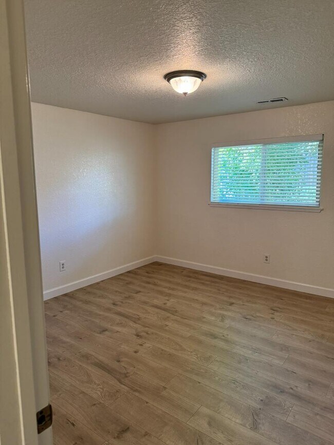 Building Photo - 300 Shafer Ln