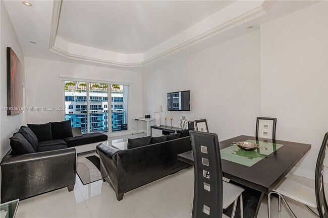 Building Photo - 2301 Collins Ave