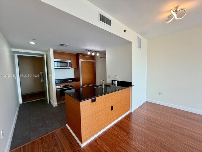 Foto del edificio - 50 Biscayne Blvd