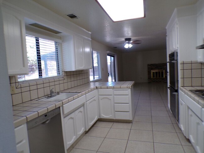 Foto del edificio - 2124 Sunny Oak Ct