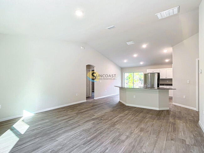 Building Photo - Your Dream Home Awaits - 3BR/2BA with Stor...