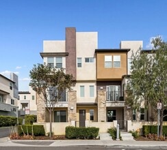 Building Photo - 370 Broadway Dr