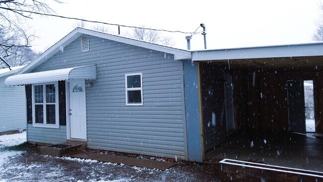 Building Photo - 847 S Laurel Ave