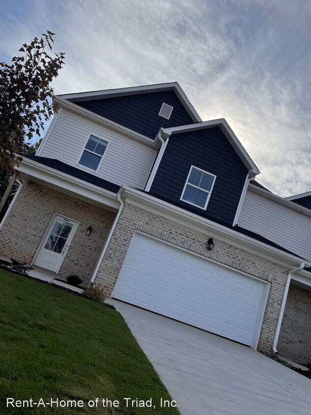 Building Photo - 4 br, 3.5 bath House - 2355 Tribek Court