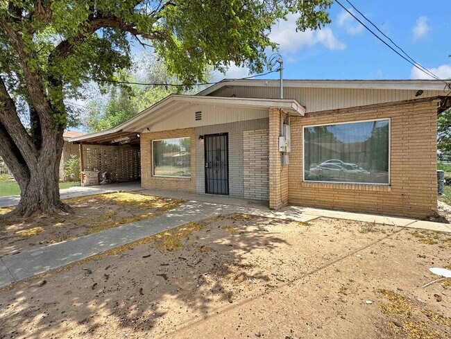 Building Photo - 2718 Garfield St