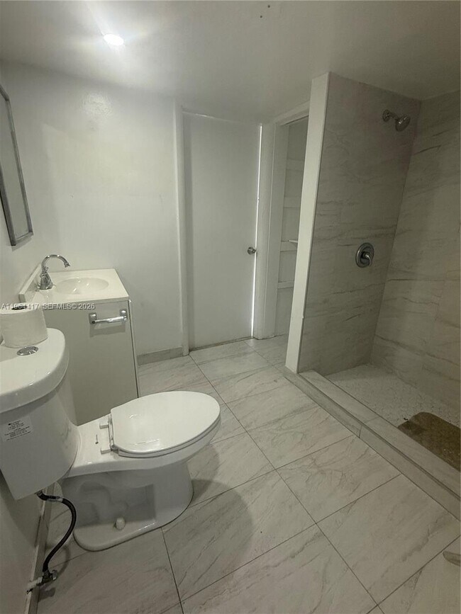 Foto del edificio - 10417 NW 6th Ave