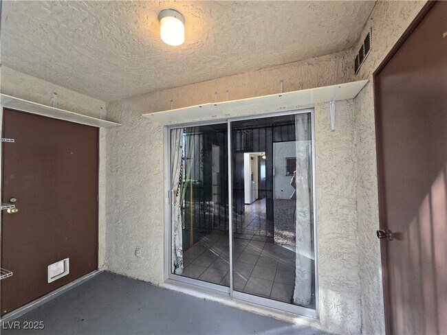Foto del edificio - 3245 Arville St