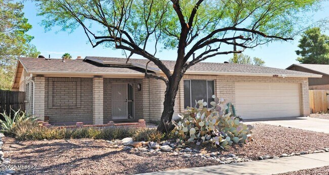 Foto del edificio - 4741 W Red Wolf Dr