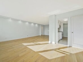 Building Photo - 460 E 79th St