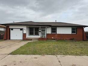 Building Photo - 923 SW 57th St
