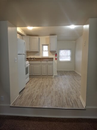 Building Photo - 308 S Wolfe St