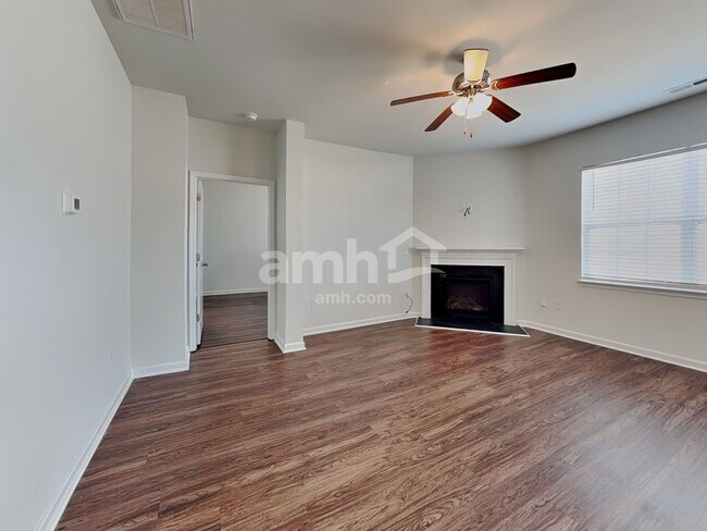 Building Photo - 44 Prairie St