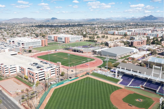 Building Photo - 3Bed/2Bath Home at Broadway/16th St! $399 MOVE-IN SPECIAL! Move-In Ready on 12/04/2025!