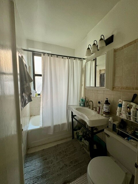 Foto del edificio - 1 W 126th St