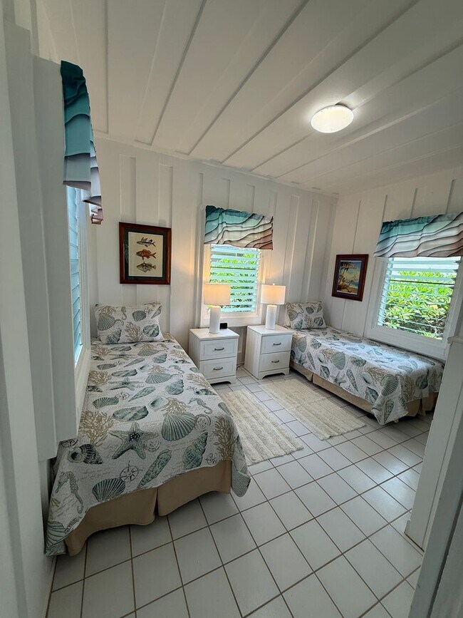 Foto del edificio - May to October ocean front 2/2 rental