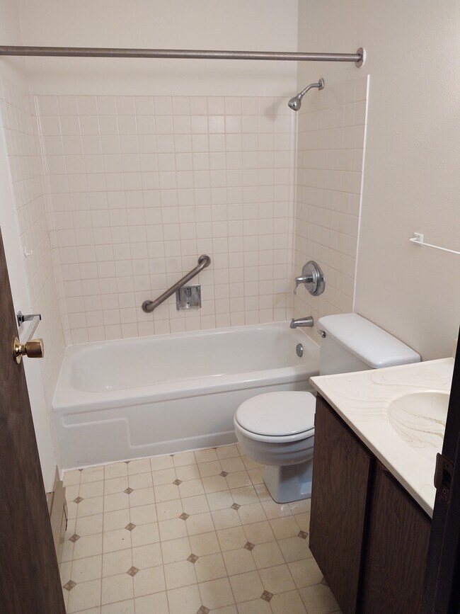 Bathroom - 808 Hills Ave