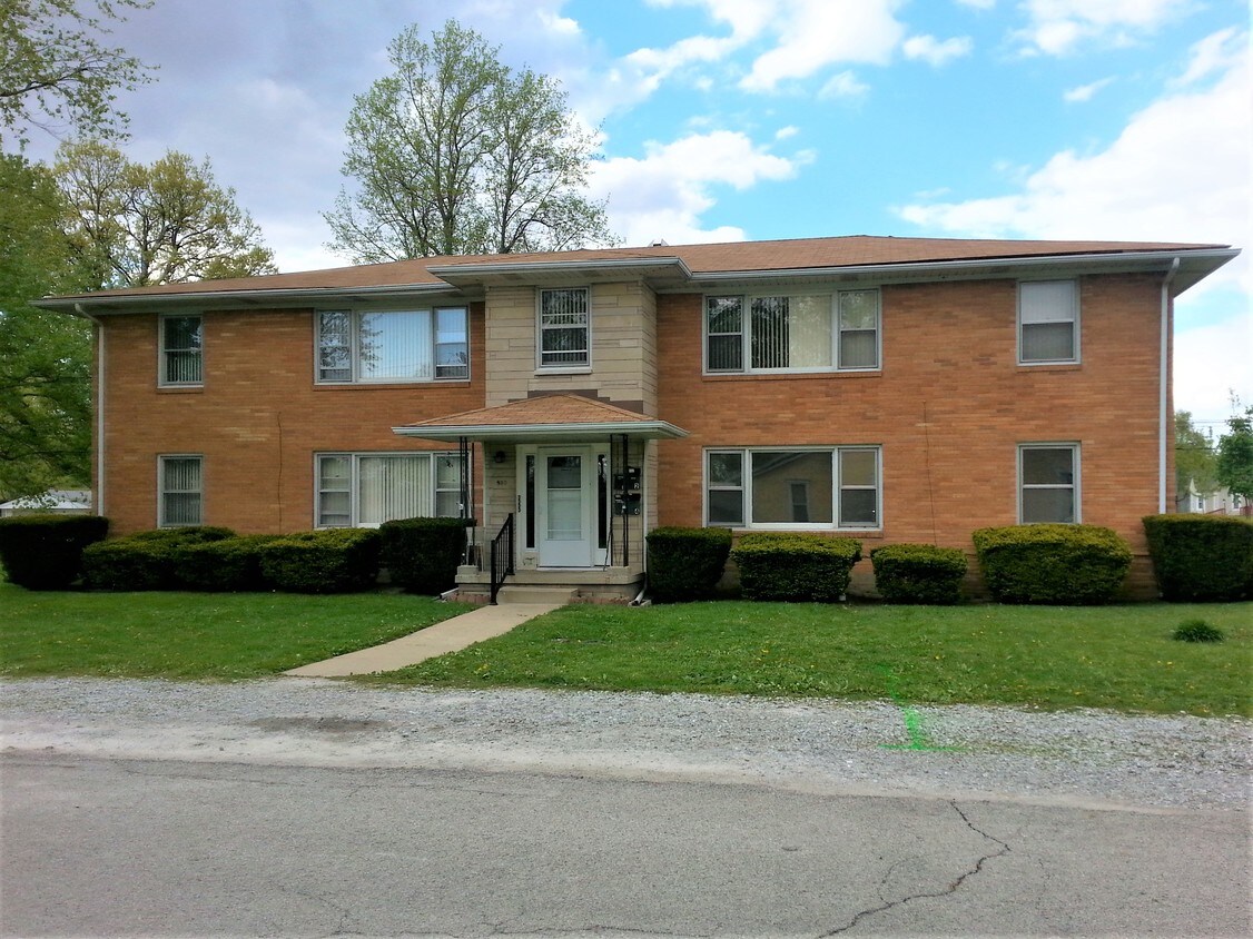810 Walnut St Unit 1, Greenfield, IN 46140 Apartment for Rent in
